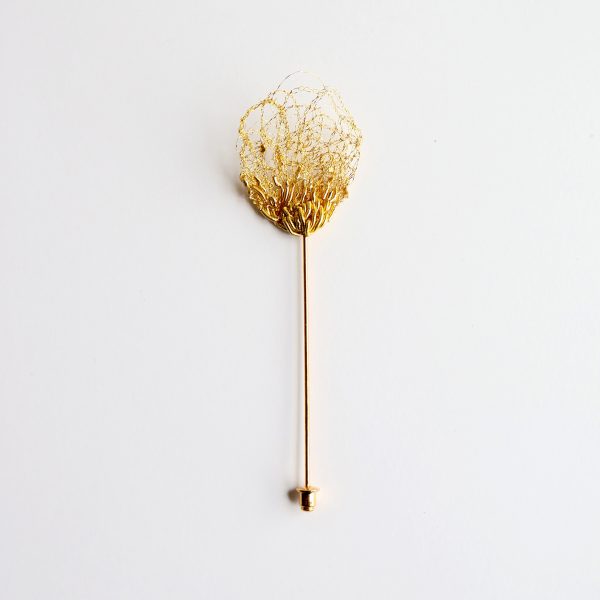 Boutonnière Trifo sur fond blanc