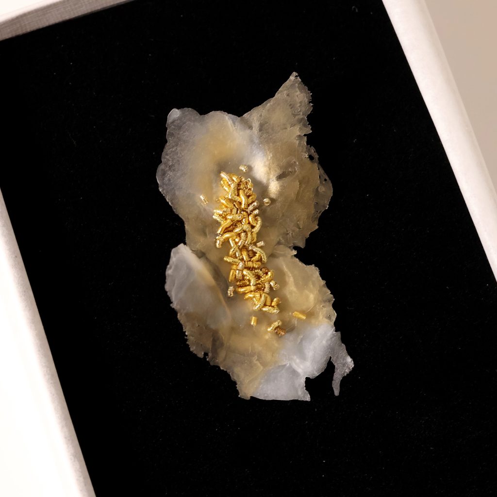Broche Nero 4 - pièce unique