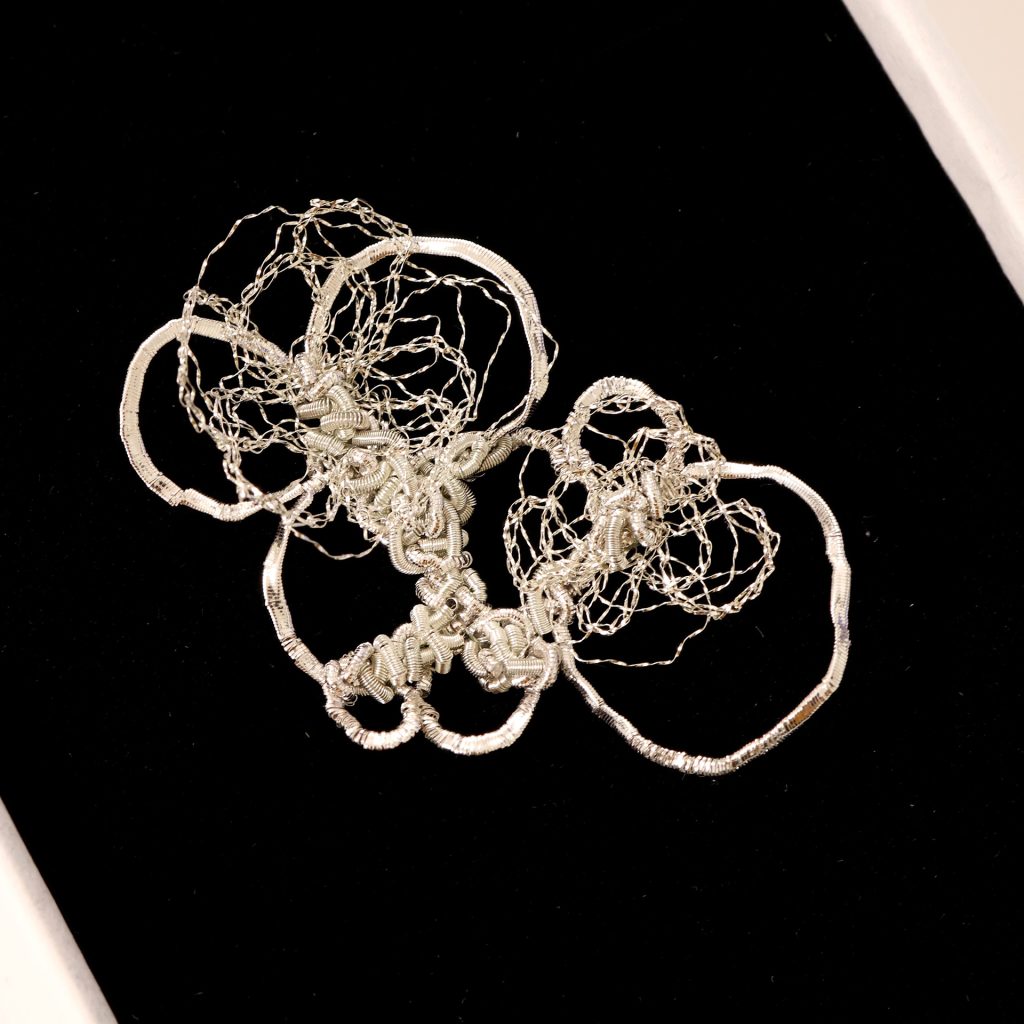 Broche Nubi 1 argent - pièce unique