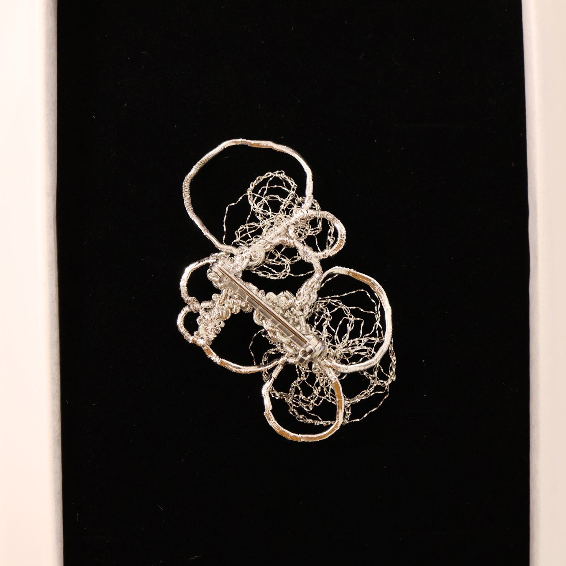 Broche Nubi 1 argent - pièce unique - Image 2