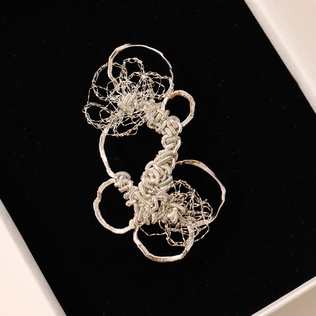 Broche Nubi 2 argent - pièce unique